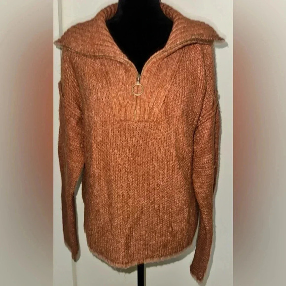 🆓Universal Thread Quarter Zip Mock Turtleneck Pullover Sweater🆓 - Picture 3 of 7